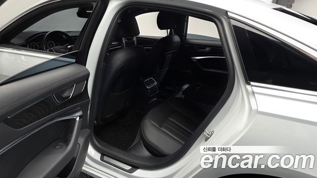 Audi A6 2021 — photo 16