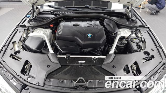 BMW 5-Series 2023 — photo 6