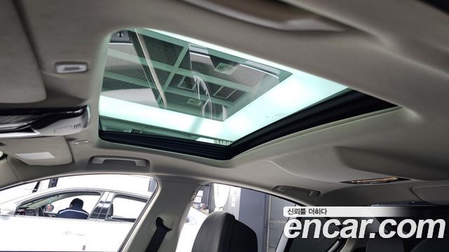 BMW 5-Series 2023 — photo 25