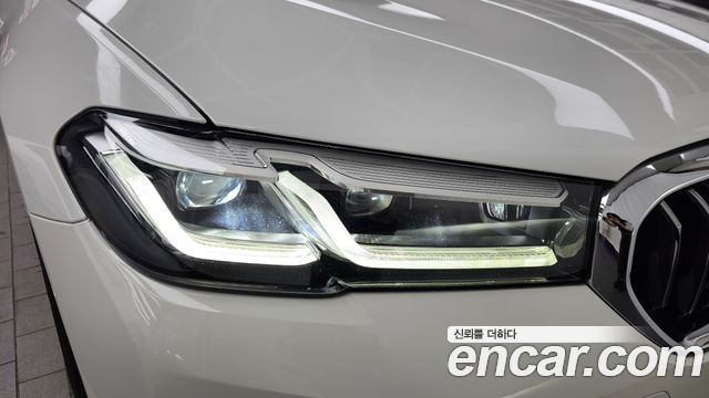 BMW 5-Series 2023 — photo 8