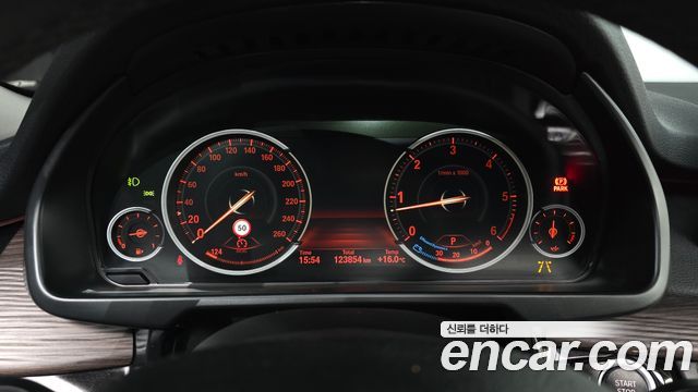 BMW X5 2017 — photo 11