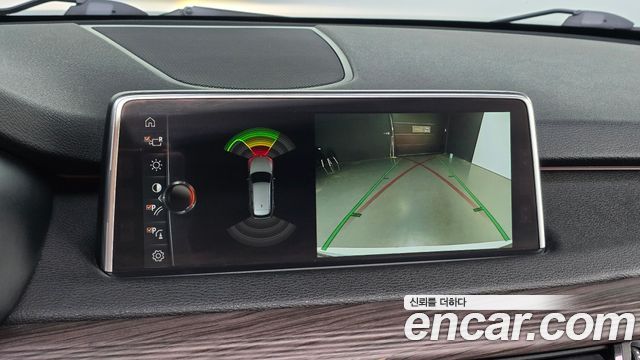 BMW X5 2017 — photo 23