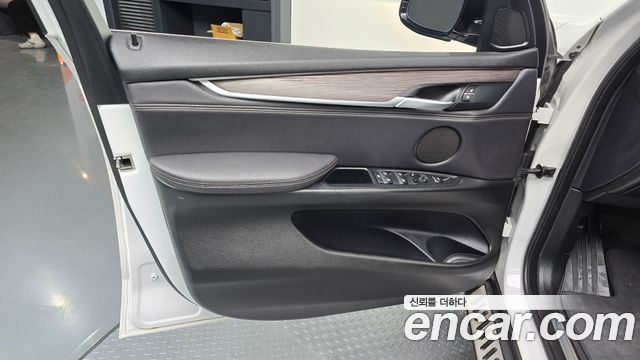 BMW X5 2017 — photo 14