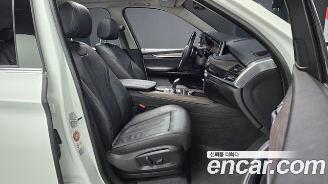 BMW X5 2017 — photo 16