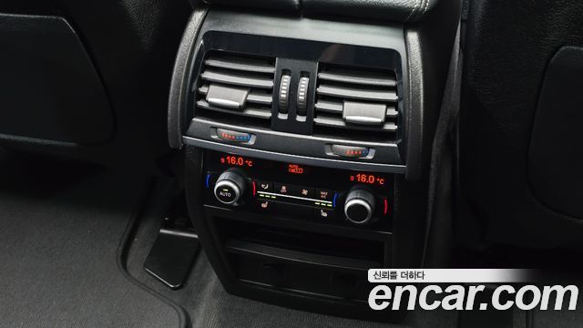 BMW X5 2017 — photo 29
