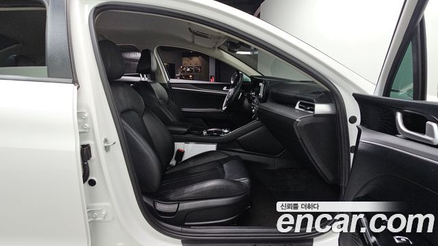 Kia K5 2021 — photo 17