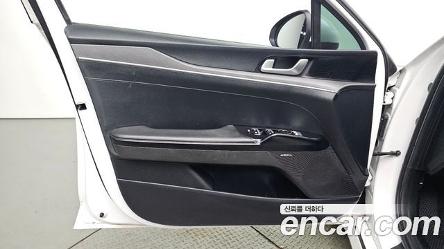 Kia K5 2021 — photo 14