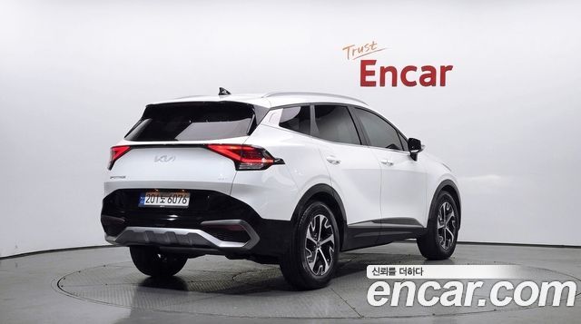 Kia Sportage 2023 — photo 2