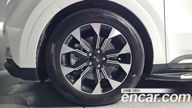 Kia Canival 2021 — photo 5