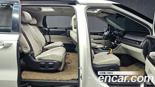 Kia Canival 2021 — photo 17
