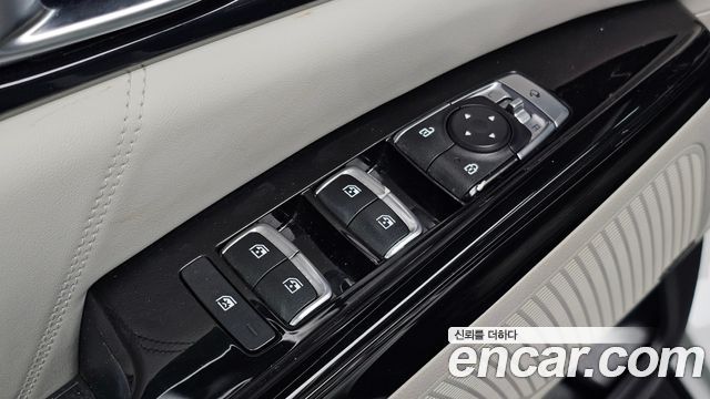 Kia Canival 2021 — photo 18