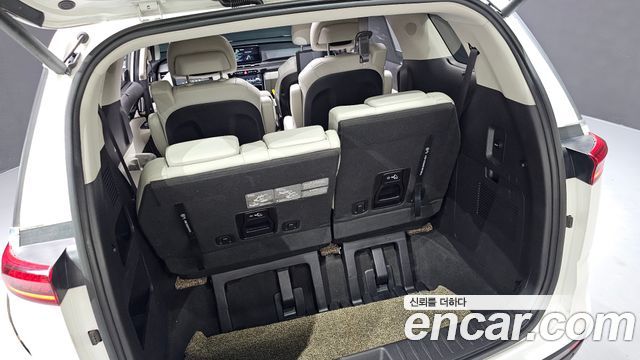Kia Canival 2021 — photo 37