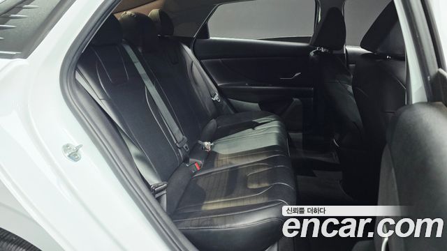 Hyundai AVANTE 2022 — photo 17