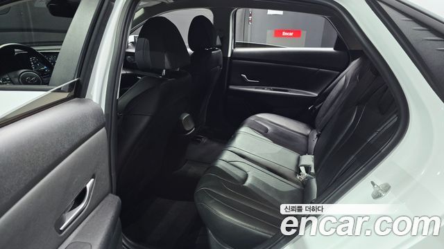 Hyundai AVANTE 2022 — photo 18
