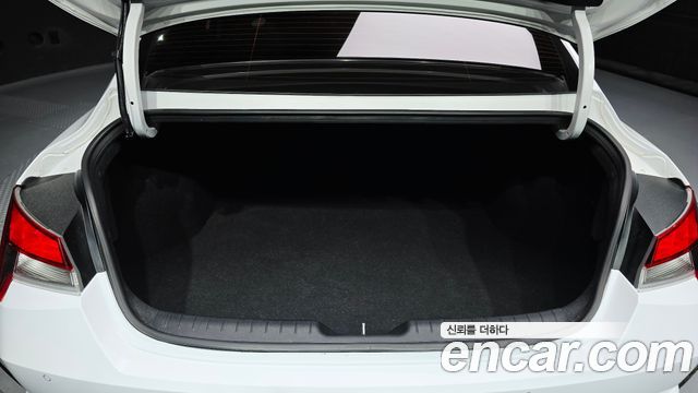 Hyundai AVANTE 2022 — photo 25