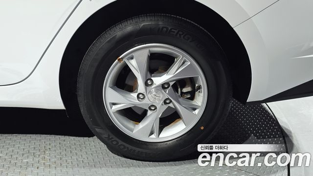Hyundai AVANTE 2022 — photo 7