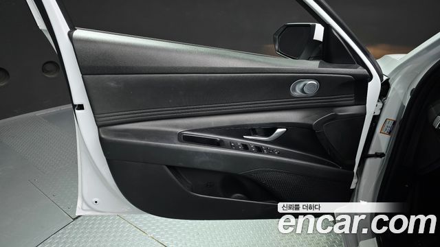 Hyundai AVANTE 2022 — photo 14