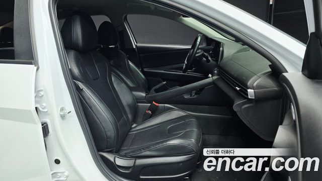 Hyundai AVANTE 2022 — photo 16