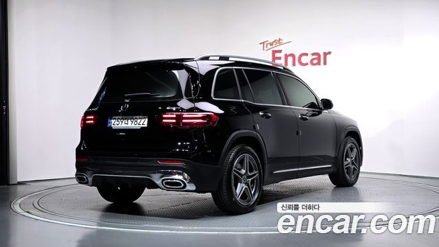 Mercedes-Benz GLB-Class 2024 — photo 2