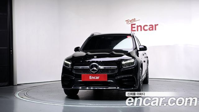 Mercedes-Benz GLB-Class 2024 — photo 3