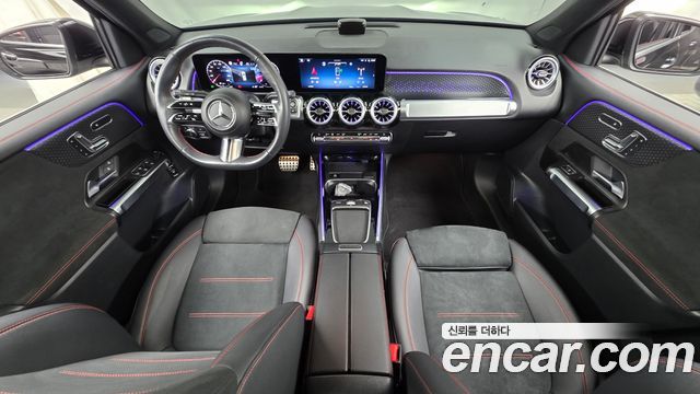 Mercedes-Benz GLB-Class 2024 — photo 10