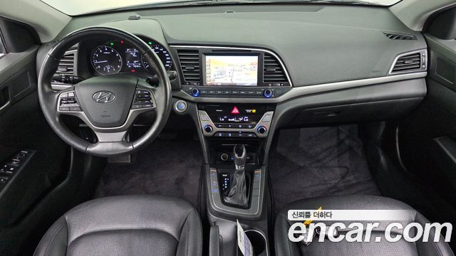 Hyundai AVANTE 2016 — photo 10