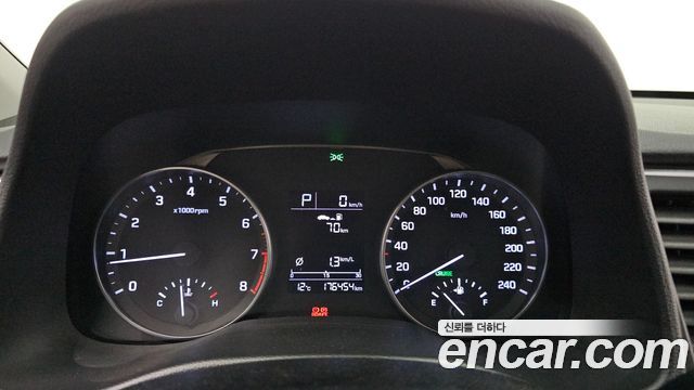Hyundai AVANTE 2016 — photo 11