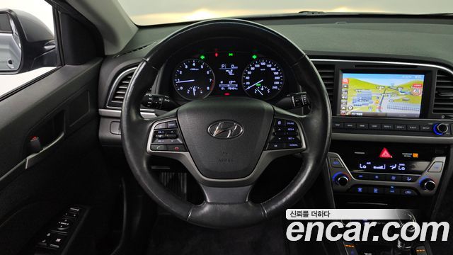 Hyundai AVANTE 2016 — photo 19