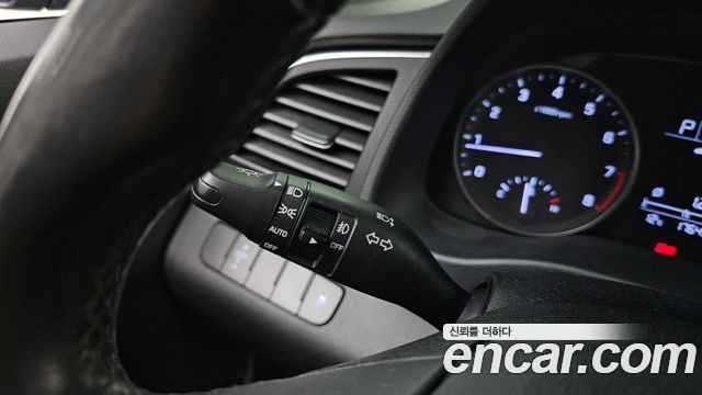 Hyundai AVANTE 2016 — photo 24