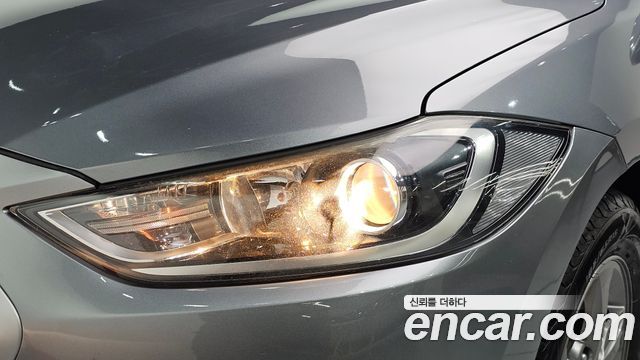 Hyundai AVANTE 2016 — photo 8