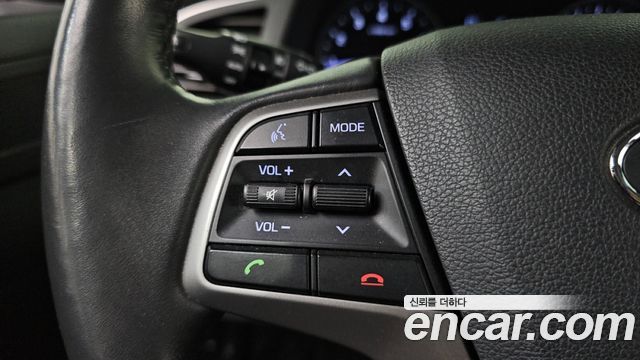 Hyundai AVANTE 2016 — photo 27