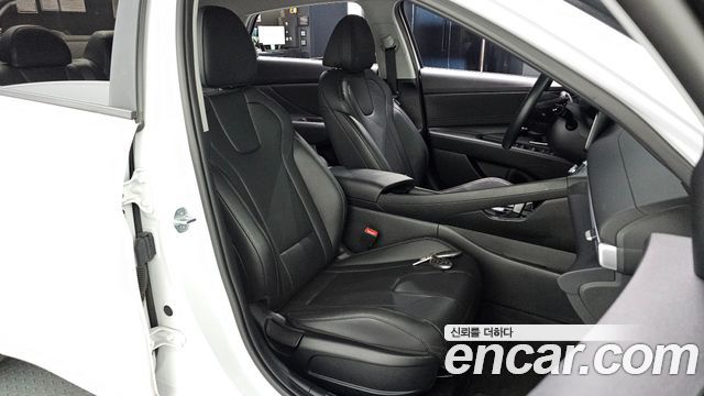 Hyundai AVANTE 2024 — photo 16