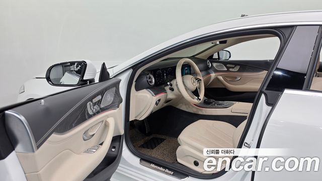 Mercedes-Benz CLS-Class 2023 — photo 9