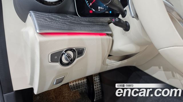 Mercedes-Benz CLS-Class 2023 — photo 11