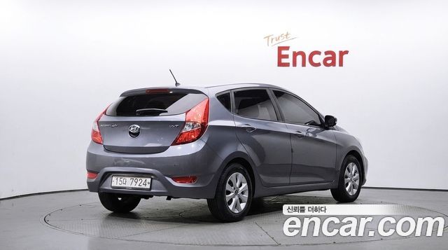 Hyundai Accent 2016 — photo 2