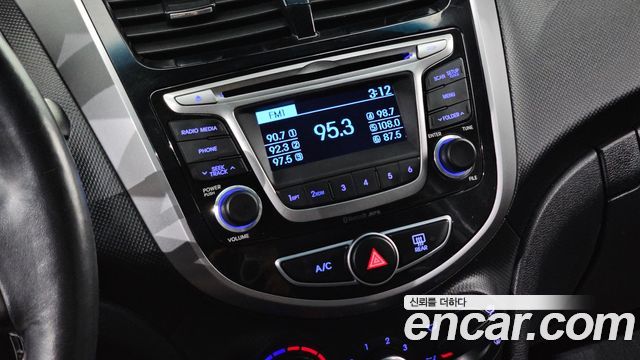 Hyundai Accent 2016 — photo 24