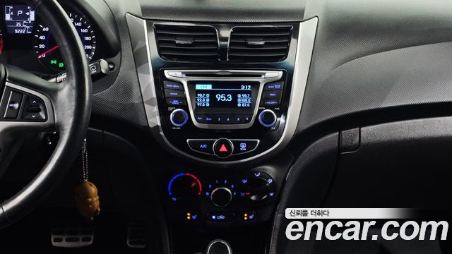 Hyundai Accent 2016 — photo 25
