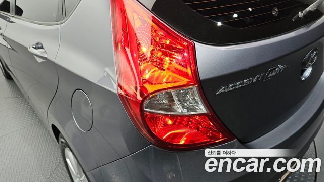 Hyundai Accent 2016 — photo 9