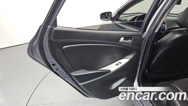 Hyundai Accent 2016 — photo 15