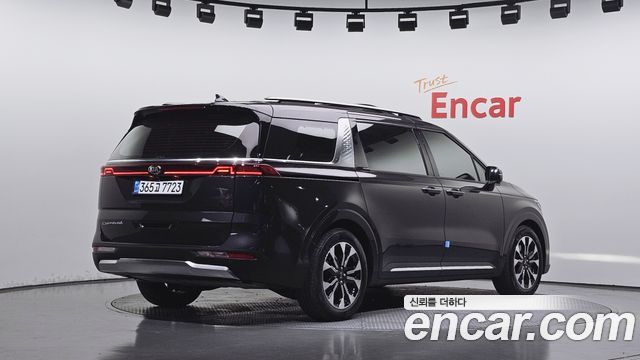 Kia Canival 2021 — photo 2