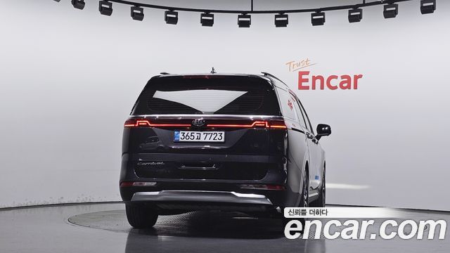 Kia Canival 2021 — photo 4