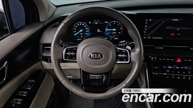 Kia Canival 2021 — photo 21