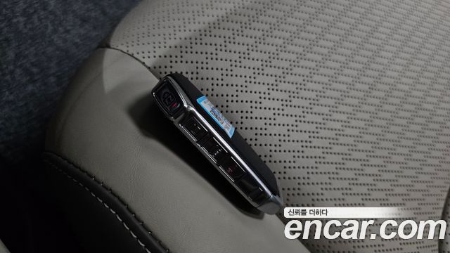 Kia Canival 2021 — photo 24