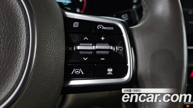Kia Canival 2021 — photo 25
