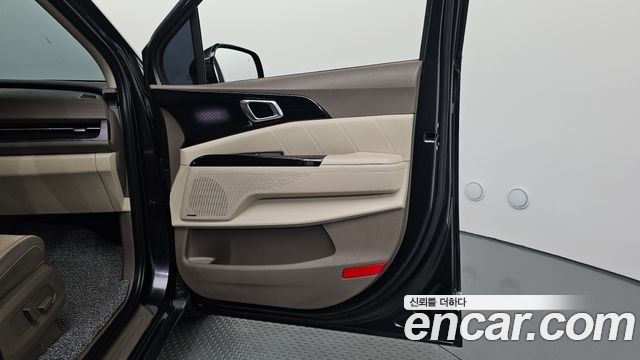 Kia Canival 2021 — photo 15