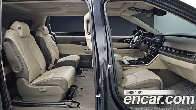 Kia Canival 2021 — photo 16