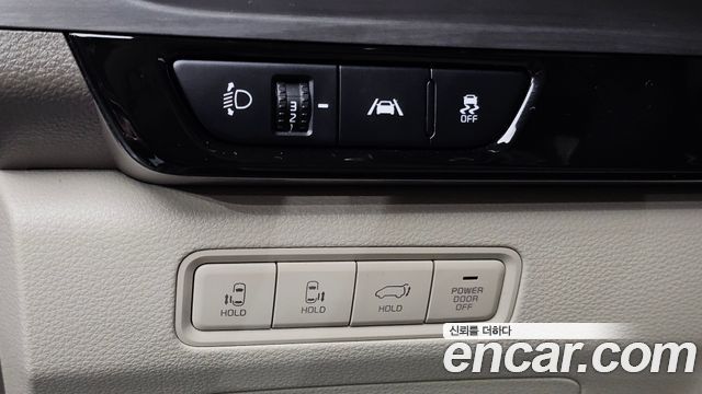 Kia Canival 2021 — photo 29