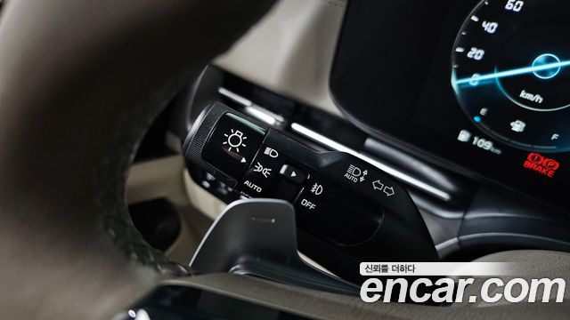 Kia Canival 2021 — photo 36