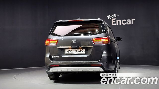 Kia Canival 2016 — photo 4