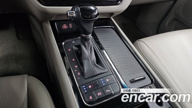 Kia Canival 2016 — photo 9